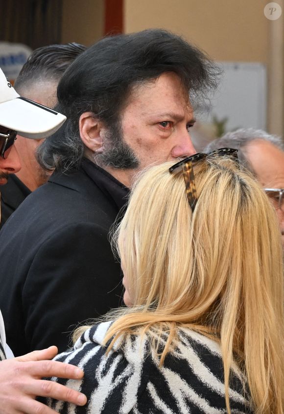 Eryl Prayer - Sorties des obsèques de Loana Petrucciani dans la cathédrale Sainte-Réparate à Nice. L'ancienne star de téléréalité a été retrouvée morte dans son appartement niçois par les autorités, le 25 mars dernier. © Bruno Bebert/Bestimage