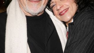 "Je ne peux pas assurer les représentations" : Clarisse Perrin, fille de Francis Perrin, contrainte de s'éloigner de la scène... Elle ne donnera pas la réplique à son père