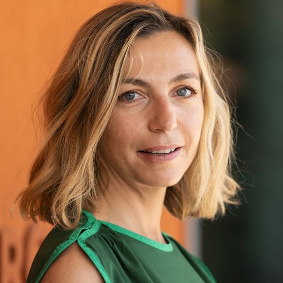 Amélie Etasse au village lors des Internationaux de France de Tennis de Roland Garros 2025. Paris, le 30 mai 2025. 
© Moreau / Jacovides / Bestimage
