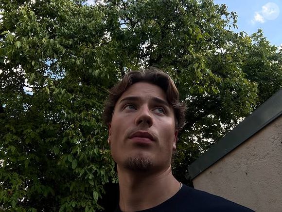 Descendant de Sissi l'impératrice, il fait beaucoup parler de lui. 

Seraphim von Habsburg-Lothringen, descendant de Sissi l'impératrice, rencontre un franc succès sur les réseaux sociaux. © Instagram