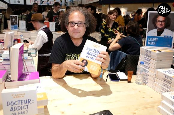 Certains consommateurs boivent plusieurs grandes canettes par jour.

Laurent Karila Festival du livre de Paris 2024 - Festival du livre de Paris 2024 le 13 avril 2024.
© Cedric Perrin / Bestimage