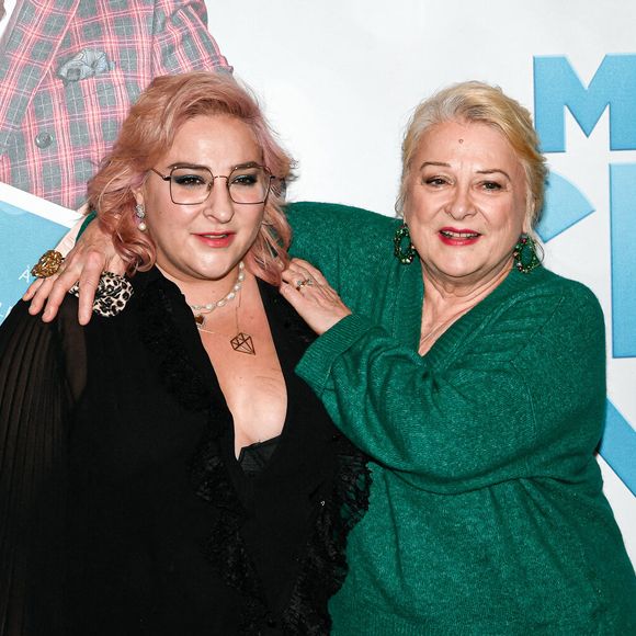 Marilou Berry et Josiane Balasko assistent au photocall pour la première de "Mes tres chers enfants" à l'UGC Bercy à Paris, France, le 13 décembre 2021. Photo by Victor Joly/ABACAPRESS.COM