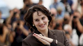 Surprise ! Noémie Merlant maman pour la première fois, son bébé a la même chevelure qu’elle