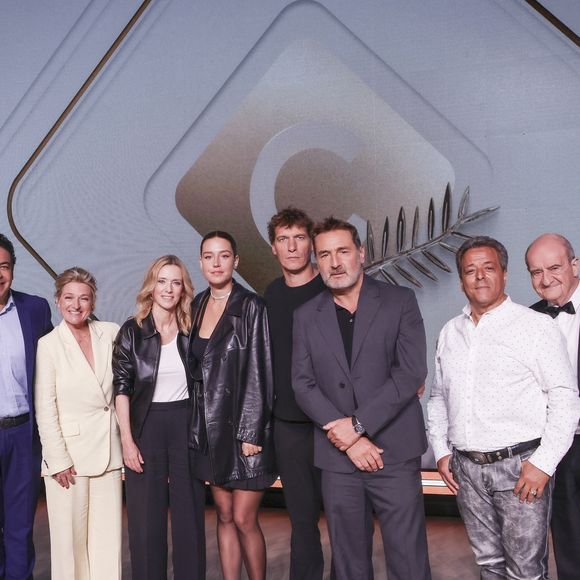 Exclusif - Bertrand Chameroy, Patrick Cohen, Anne-Elisabeth Lemoine, Léa Drucker, Adèle Exarchopoulos, Cédric Jimenez, Gilles Lellouche, Chico, Pierre Lescure sur le plateau de l'émission "C à vous" lors du 78ème Festival International du Film de Cannes, France, le 16 mai 2025. © Jack Tribeca/Bestimage