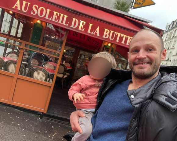Florian, leur fils, qui approche la cinquantaine est un heureux papa...

Florian Jonasz, le fils de Michel. Capture de son compte Facebook.