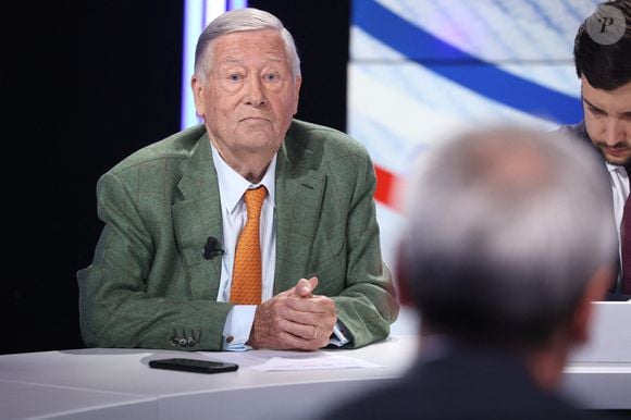 Mais une angoisse habite Alain Duhamel, comme il a pu le confier au "Figaro".

Alain Duhamel lors de la retransmission du second tour des élections législatives de 2024 organisée par BFMTV à Paris, le 7 juillet 2024. Photo : Jérôme Domine/ABACAPRESS.COM