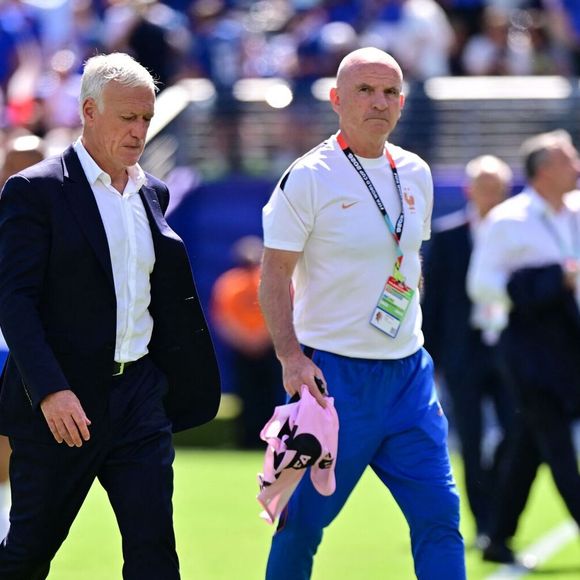 Didier Deschamps et Guy Stéphan durant le match France-Senegal, à l'occasion de la Coupe du Monde FIFA 2026, le 16 juin 2026. 

© PsnewZ/Bestimage