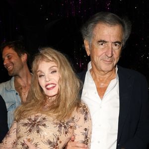 L'écrivain Bernard-Henri Lévy sort un nouveau livre, le plus intimiste qu'il ait écrit. Le philosophe marié depuis 1993 à l’artiste Arielle Dombasle, 

Exclusif - Bernard-Henri Levy avec sa femme Arielle Dombasle - Arielle Dombasle en showcase pour la promotion du lancement de l'album "Iconics" au Bœuf sur le Toit à Paris le 15 mai 2024. © Coadic Guirec/Bestimage