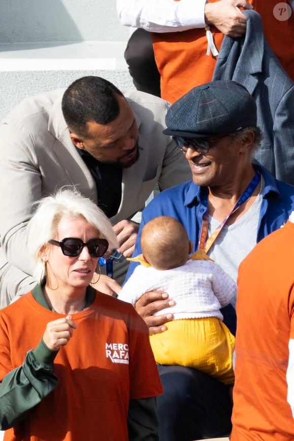 Jo-Wilfried Tsonga, Yannick Noah et sa fille Keelaani lors de l'hommage à R.Nadal lors des internationaux de France de tennis à Roland Garros le 25 mai 2025. © Jacovides / Moreau / Bestimage