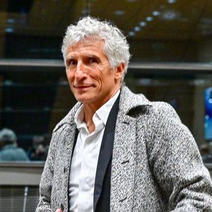 Nagui a évoqué ses revenus lors d’une audition officielle avec la commission d'enquête parlementaire. 

Nagui assiste à une audition devant la commission d'enquête parlementaire sur la neutralité. Photo par Christian Liewig / Bestimage