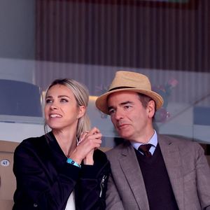 Marion Rousse et Franck Ferrand dans les tribunes lors des Internationaux de France de Tennis de Roland Garros 2025, à Paris, France, le 27 mai 2025. © Jacovides-Moreau/Bestimage