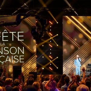 Exclusif - Julien Doré, Laury Thilleman, André Manoukian - Enregistrement de l'émission "La fête de la chanson française" à Paris, présentée par L.Thilleman et A.Manoukian, et diffusée le 20 décembre sur France 3
© Pierre Perusseau / Bestimage