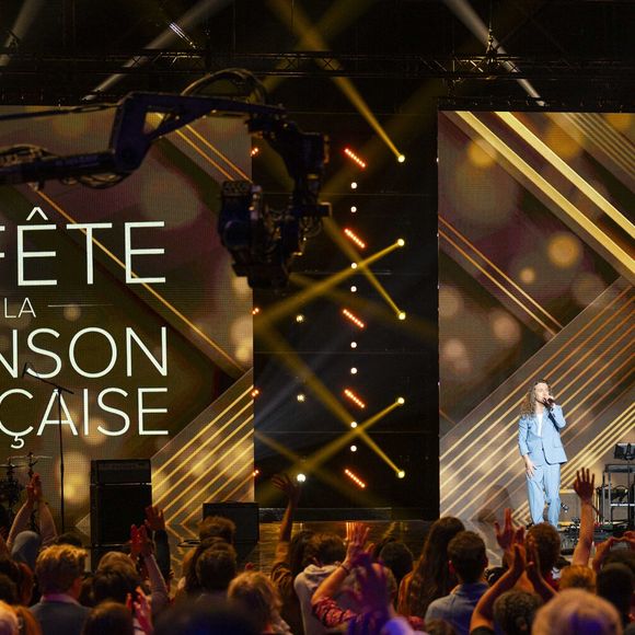 Exclusif - Julien Doré, Laury Thilleman, André Manoukian - Enregistrement de l'émission "La fête de la chanson française" à Paris, présentée par L.Thilleman et A.Manoukian, et diffusée le 20 décembre sur France 3
© Pierre Perusseau / Bestimage