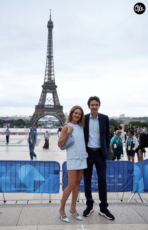 S'ils imaginaient une grande fête dans la Marne, ils se sont finalement dit oui en comité plus restreint et au coeur de Paris en septembre 2020...

L'homme d'affaires français Antoine Arnault et son épouse Natalia Vodianova arrivent au Trocadéro avant la cérémonie d'ouverture des Jeux Olympiques de Paris 2024. Date de la photo : vendredi 26 juillet 2024. Crédit PA Photos / Abaca