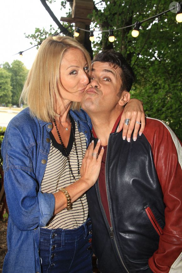 En secondes noces

Albert Kassabi (Bébert du groupe Les Forbans) avec sa femme Astrid déjeunent lors de l'émission "L'instant de Luxe " au restaurant l'Orangerie à Saint Cloud le 14 juillet 2020.

© Philippe Baldini / Bestimage