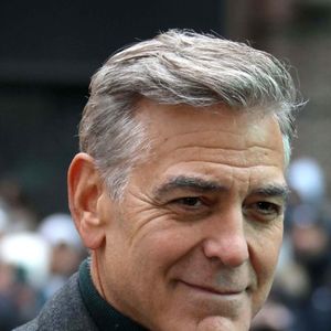 Le 6 février 2025, New York, New York, USA : L'acteur GEORGE CLOONEY lors de l'annonce de la distribution de la nouvelle pièce de Broadway Good Night and Good Luck au Winter Garden Theater. (Credit Image : © Nancy Kaszerman/ZUMA Press Wire)