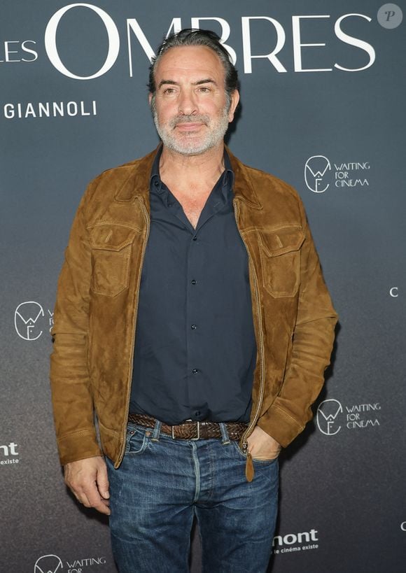Jean Dujardin - Avant-première du film "Les rayons et les ombres au cinéma Pathé Wepler à Paris le 17 mars 2026. © Coadic Guirec/Bestimage