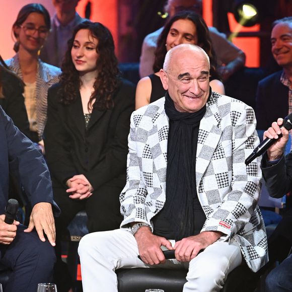 Exclusif - André Manoukian, Pascal Negre, Dave - Enregistrement de l'émission "Le Grand Echiquier : Spéciale Dalida" à l'Opéra royal de Versailles, présentée par C.Chazal et A.Manoukian, et diffusée sur France 2, le 18 mars 2025. © Guillaume Gaffiot/Bestimage