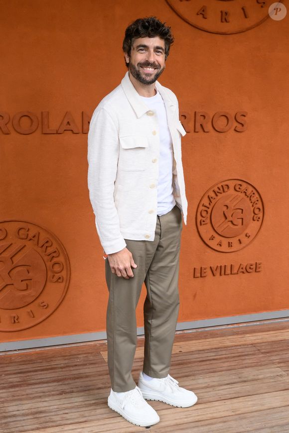 L'acteur y revient sur le divorce de ses parents

Agustín Galiana assiste aux Internationaux de France 2024 à Roland Garros le 30 mai 2024 à Paris, France. Photo by Laurent Zabulon/ABACAPRESS.COM