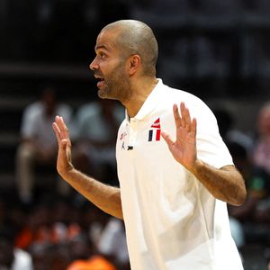Tony Parker, entraîneur de l'équipe de France des moins de 17 ans, lors du match amical U17 opposant la France à la Côte d'Ivoire à l'Astroballe, le 13 juin 2026 à Villeurbanne, en France. 

Photo de Stéphane Pillaud/Icon Sport/ABACAPRESS.COM