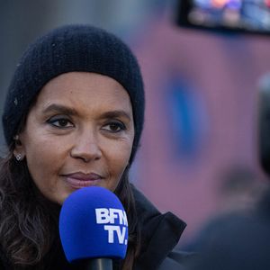 Karine Le Marchand soutient les agriculteurs sur le barrage de l'Autoroute A4 à hauteur de Jossigny en Seine et Marne le 29 Janvier 2024. Comme elle l'avait annoncé la semaine dernière, l'animatrice de l'émission "L'amour est dans le pré", Karine Le Marchand, a amené près de 200 croissants aux agriculteurs sur un barrage sur l'autoroute A4. © Jeremy Melloul - Pierre Perusseau / Bestimage