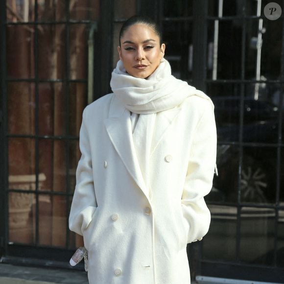 Vanessa Hudgens est emmitouflée dans un blanc d'hiver à New York City, NY, USA, le 3 novembre 2023. Photo par Christopher Peterson/Splash News/ABACAPRESS.COM