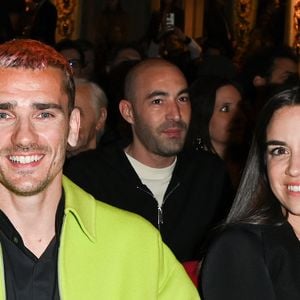 Malgré ce départ, il reste très attaché à Madrid, où vit encore une partie de sa famille.

Antoine Griezmann et sa femme Erika Choperena - Inauguration de la statue de cire d'« Antoine Griezmann » au musée Grévin à Paris le 6 mars 2023. © Coadic Guirec/Bestimage