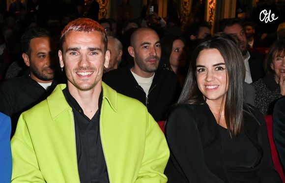 Malgré ce départ, il reste très attaché à Madrid, où vit encore une partie de sa famille.

Antoine Griezmann et sa femme Erika Choperena - Inauguration de la statue de cire d'« Antoine Griezmann » au musée Grévin à Paris le 6 mars 2023. © Coadic Guirec/Bestimage