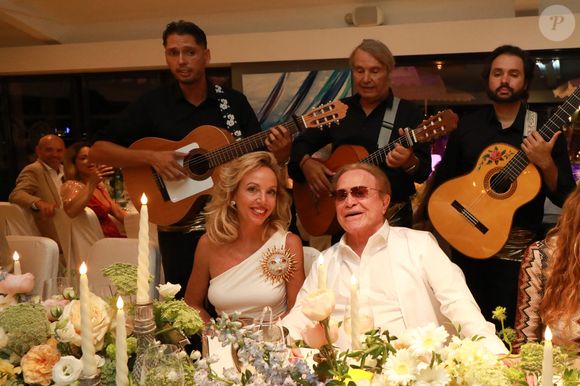 Le producteur Orlando, frère de Dalida, faisait partie des invités...

La princesse Camilla de Bourbon des Deux-Siciles, Orlando lors de la fête d'anniversaire de M.Gargia (85 ans)  à l'Hôtel de Paris à Saint-Tropez le 20 août 2025.

© Franz Chavaroche / Bestimage