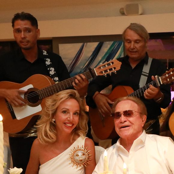 Le producteur Orlando, frère de Dalida, faisait partie des invités...

La princesse Camilla de Bourbon des Deux-Siciles, Orlando lors de la fête d'anniversaire de M.Gargia (85 ans)  à l'Hôtel de Paris à Saint-Tropez le 20 août 2025.

© Franz Chavaroche / Bestimage