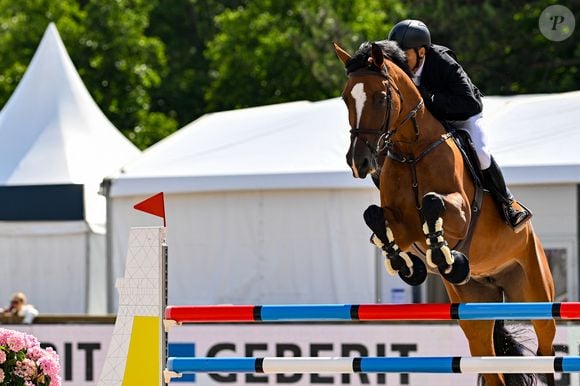 Serge Varsano sur Just Dance T&L Z au Prix Geberit lors de la 10ème édition du "Longines Paris Eiffel Jumping" à la Plaine de Jeux de Bagatelle à Paris le 23 juin 2024.

© Pierre Perusseau / Veeren / Bestimage