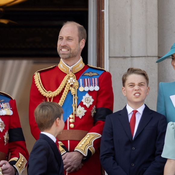 Les membres de la famille royale britannique au balcon de Buckingham Palace lors de la cérémonie Trooping the Colour à Londres, le 14 juin 2025.
© Goff Inf / Bestimage
