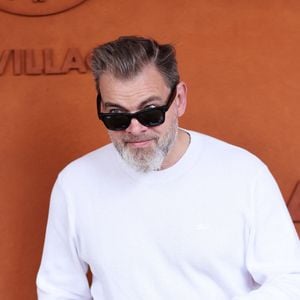 Clovis Cornillac - Célébrités au village lors des Internationaux de France de tennis de Roland Garros 2024 à Paris le 9 juin 2024. © JACOVIDES-MOREAU / BESTIMAGE