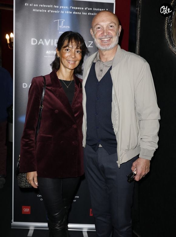 Exclusif - Frank Lebœuf et sa femme Chrislaure - Célébrités assistent au spectacle "Dans les étoiles" par l'astrophysicien David Elbaz au théâtre de la Gaîté Montparnasse à Paris le 22 september 2025. © Marc Ausset-Lacroix/Bestimage