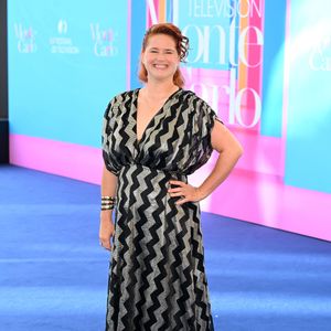 Éloïde Poux lors de la séance photo de « Scènes de ménage » dans le cadre du 64e Festival de télévision de Monte-Carlo, le 14 juin 2025 à Monte-Carlo, Monaco. Photo : Alberto Terenghi/IPA/ABACAPRESS.COM