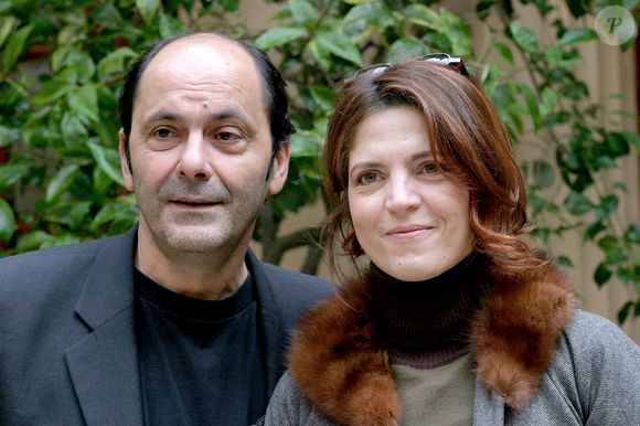 Pendant des années, il a formé un duo à la ville comme à la scène avec Agnès Jaoui


La réalisatrice française Agnès Jaoui et son mari, l'acteur Jean-Pierre Bacri, présentent leur dernier film, 'Cosi fan Tutti' (titre original français : 'Comme une Image'), à Rome, Italie, le 27 octobre 2004. Photo par Titti Fabi/Grazia Neri/ABACA.