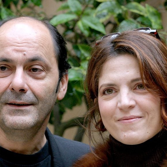 Pendant des années, il a formé un duo à la ville comme à la scène avec Agnès Jaoui


La réalisatrice française Agnès Jaoui et son mari, l'acteur Jean-Pierre Bacri, présentent leur dernier film, 'Cosi fan Tutti' (titre original français : 'Comme une Image'), à Rome, Italie, le 27 octobre 2004. Photo par Titti Fabi/Grazia Neri/ABACA.