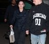 La raison viendrait de la nouvelle compagne de Romeo, la DJ britannique Kim Turnbull
Exclusif - Romeo Beckham et Kim Turnbull à Paris. Backgrid USA / Bestimage