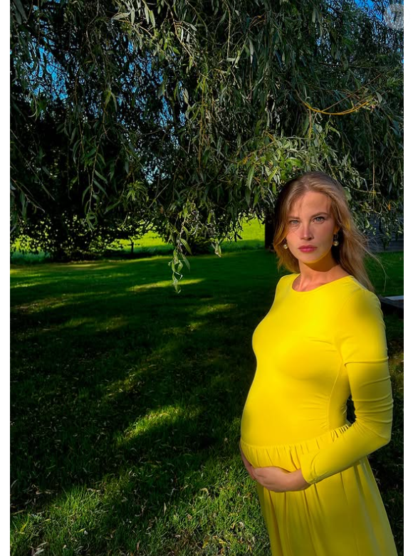 Sur Instagram, elle pose fièrement avec son ventre arrondi de future maman.

Lucile Lecellier, Miss Bretagne 2024 et demi-finaliste de Miss France 2025, annonce être enceinte de son premier enfant.