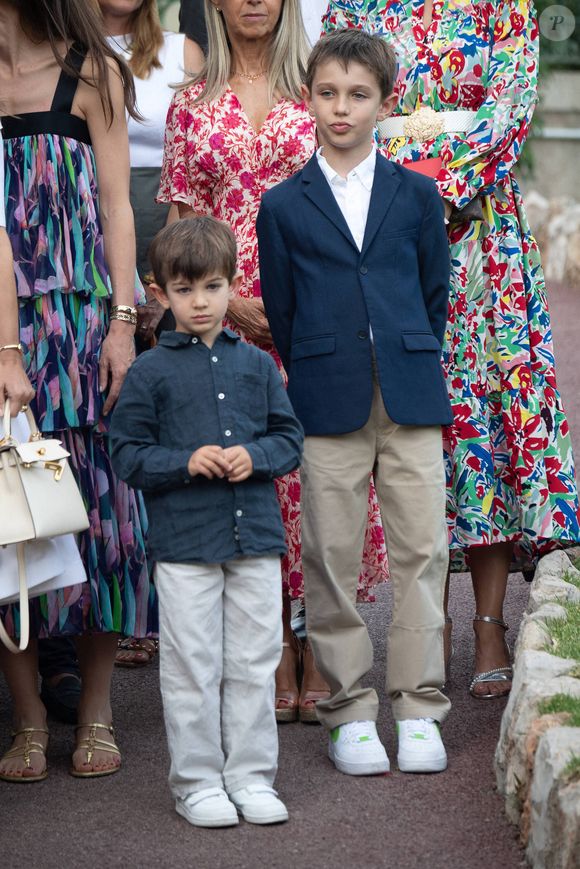 Son aîné Raphaël Elmaleh était absent, peut-être avec son père pour les vacances

Raphael Elmaleh et Balthazar Rassam lors du traditionnel pique-nique de Monaco le 9 septembre 2023 à Monaco. Photo by Pierre Villard/Pool/ABACAPRESS.COM