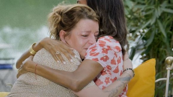 Isabelle explique pourquoi elle a voulu mettre fin à ses jours après L'amour est dans le pré : "Quand j'ai vu ce que les gens pensaient..."