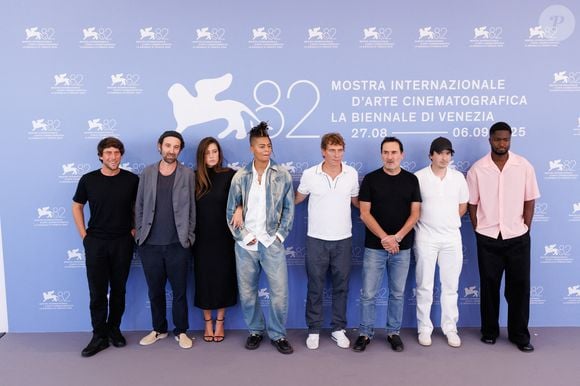 (G-R) Hugo Selignac, Thomas Bangalter, Adele Exarchopoulos, Lala &ce, Cedric Jimenez, Gilles Lellouche, Olivier Demangel et Stephane Bak assistent au photocall du film ''Chien 51'' lors du 82ème Festival International du Film de Venise le 06 septembre 2025 à Venise, Italie. © Cinzia Camela/LPS via ZUMA Press/Bestimage