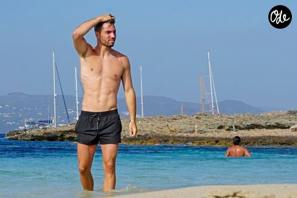 Exclusif - Luca Zidane a été aperçu avec des amis en train de jouer au football sur une plage à Ibiza en Espagne, le 14 juin 2019.