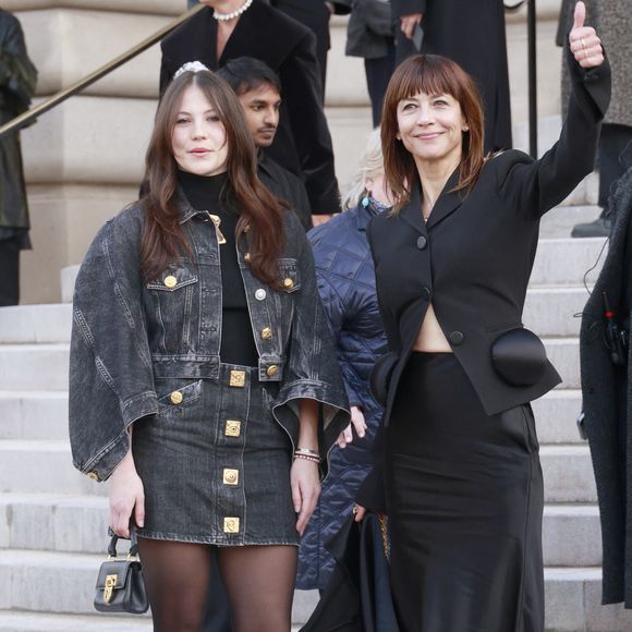 Sophie Marceau et sa fille Juliette Lemley au défilé Schiaparelli "Collection Haute Couture Printemps/Eté 2026" lors de la Fashion Week de Paris, le 26 janvier 2026

© Christophe Aubert via Bestimage