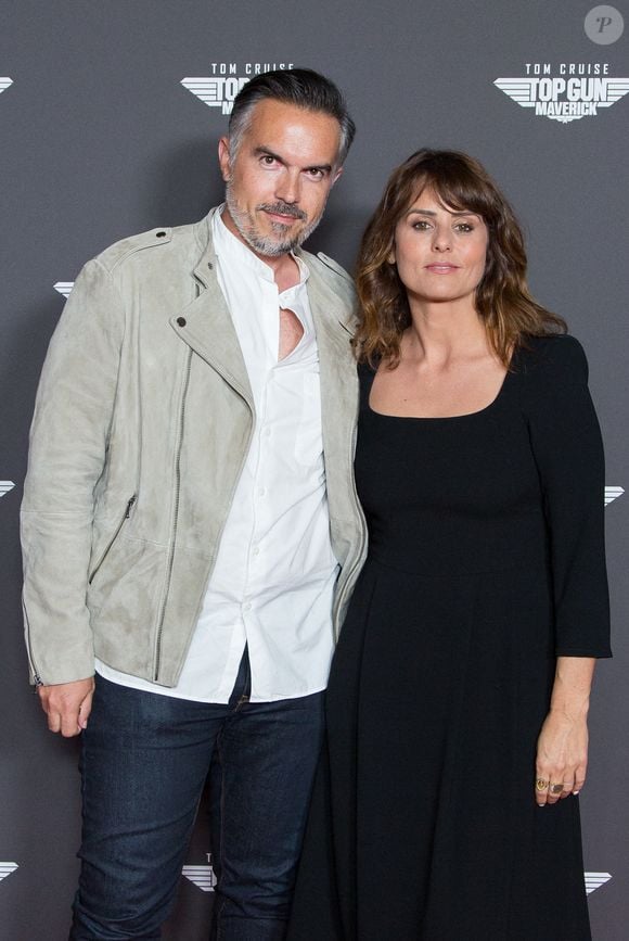 Faustine Bollaert, récemment séparée de Maxime Chattam, a confié qu'elle avait adressé un message à sa consoeur lorsqu'elle a appris qu'elle allait la remplacer. 

Maxime Chattam et sa femme Faustine Bollaert assistent à la première du film 'Top Gun Maverick' à l'UGC Normandie à Paris le 19 mai 2022 à Paris, France. Photo de Nasser Berzane/Abacapress.com
