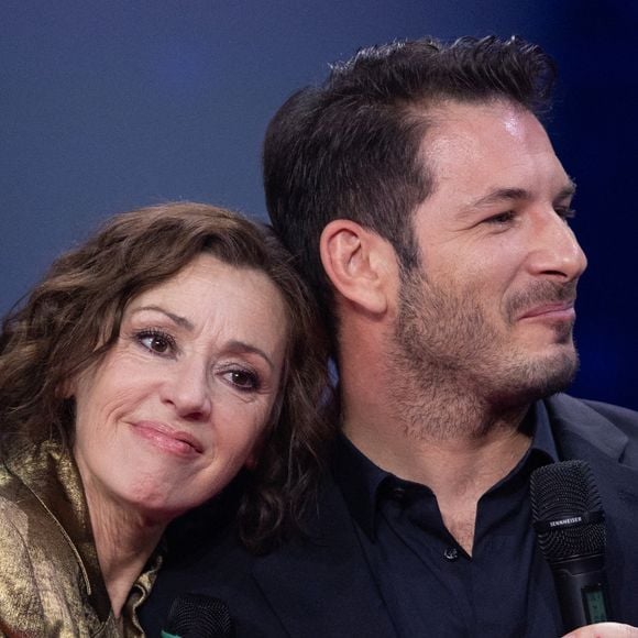 Exclusif - Tina Arena et George Perris pour les surprises lors de l'enregistrement de l'émission "La Boîte à secrets", présentée par F.Bollaert et diffusée le 23 janvier sur France 3, dans les studios du Lendit à Saint-Denis, France, le 16 décembre 2025. © Cyril Moreau/Bestimage