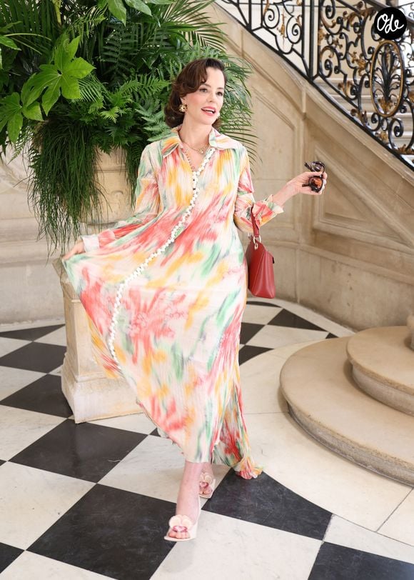 Parker Posey au photocall du défilé de mode DIOR Collection Haute Couture Automne/Hiver 2026-2027 lors de la Fashion Week de Paris (PFW) au musée Rodin, à Paris, France, le 6 juillet 2026. © Denis Guignebourg/Bestimage