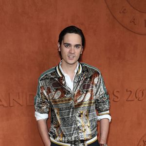 Que se cache-t-il derrière la démarche judiciaire d'Alain-Fabien Delon ?

Alain-Fabien Delon au village lors des internationaux de France de tennis de Roland Garros 

© Jacovides / Moreau / Bestimage