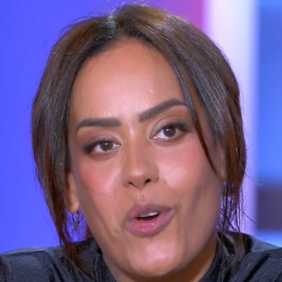 Amel Bent sur le plateau de "C à Vous" ce jeudi 6 février 2025. (Capture d'écran).