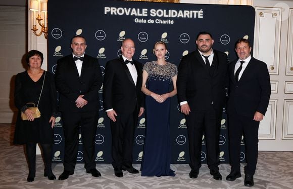 Mathieu Giudicelli, directeur général de Provale, Le prince Albert II de Monaco, La princesse Charlène de Monaco, Malik Hamadache, président de Provale, Philippe Sella lors de la soirée de gala Provale Solidarité à l'hôtel Four Seasons Hôtel, George V à Paris le 13 mars 2026. © Dominique Jacovides / Bestimage